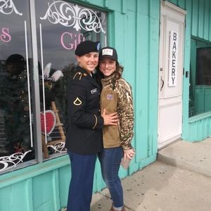 Meet your Posher, Vicktoria